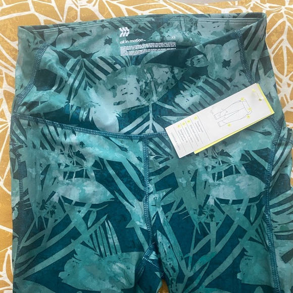 All in motion -xs-green leggings - Picture 7 of 7